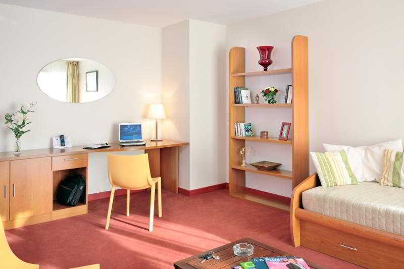Hotel Quality Suites Maisons-Laffitte Paris Ouest Exteriör bild